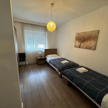 Whispering Aura - Centre Apartment Tirana