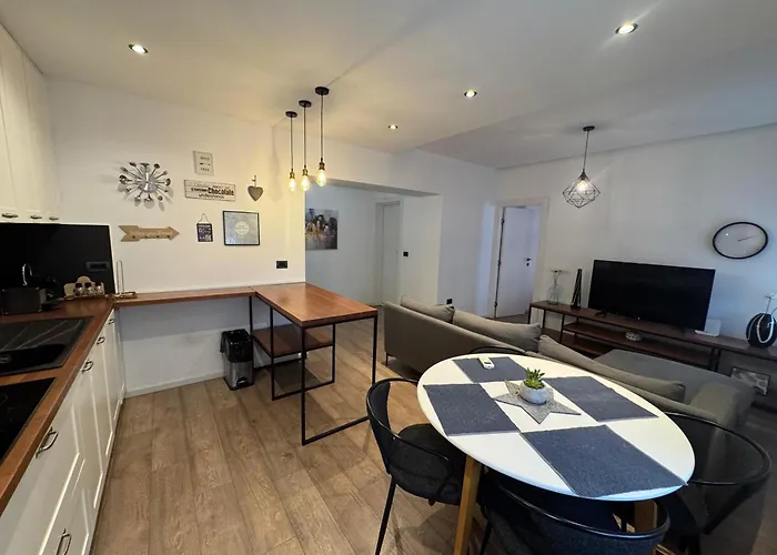 Whispering Aura - Centre Tirana