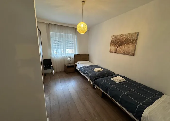 Whispering Aura - Centre Apartment Tirana